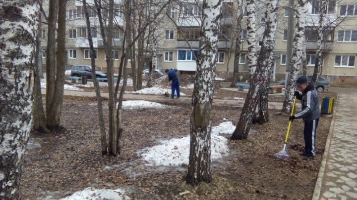 Почистили парк Свердлова и студгородок: в Перми стартовала весенняя уборка