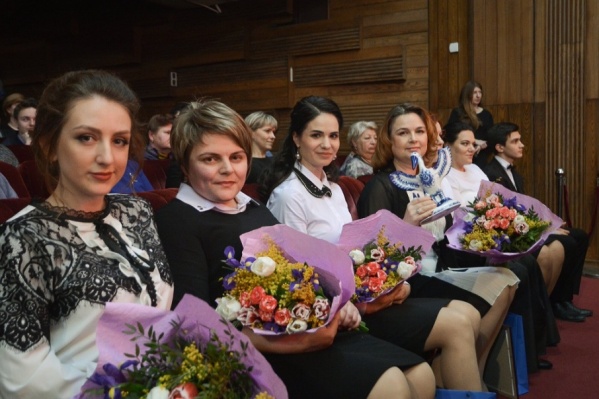 Награды в конкурсе присуждались в шести номинациях Награды в конкурсе присуждались в шести номинациях