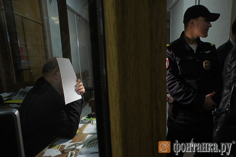 Журналистов отказались пустить в ТИК №30 Центрального района