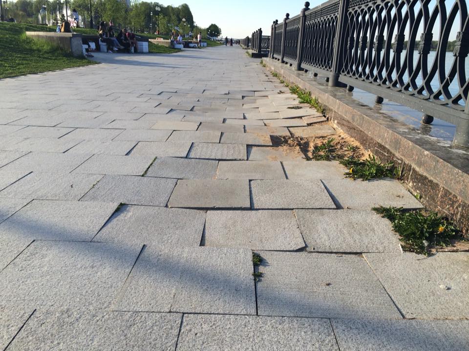 Плитка выглядит совсем неприглядно Плитка выглядит совсем неприглядно