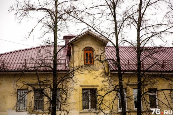 Старые дома хранят свои секреты Старые дома хранят свои секреты