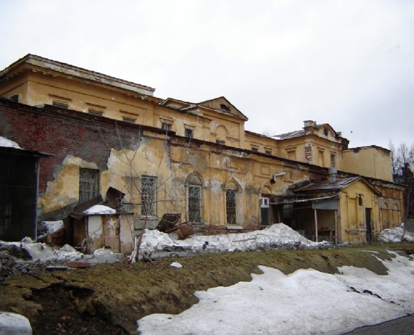 В таком виде было здание в наше время.
В таком виде было здание в наше время.