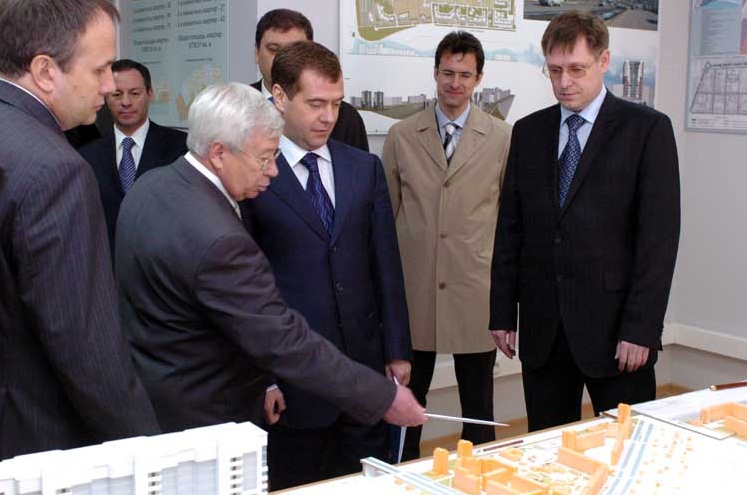 Дмитрий Медведев обсудил с краевыми властями строительство жилья
