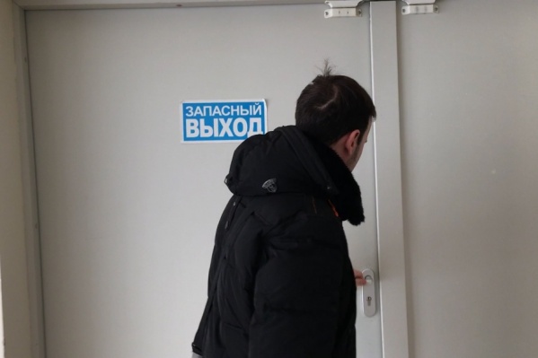 Аварийные выходы в торговых центрах должны быть всегда открыты на случай ЧП Аварийные выходы в торговых центрах должны быть всегда открыты на случай ЧП