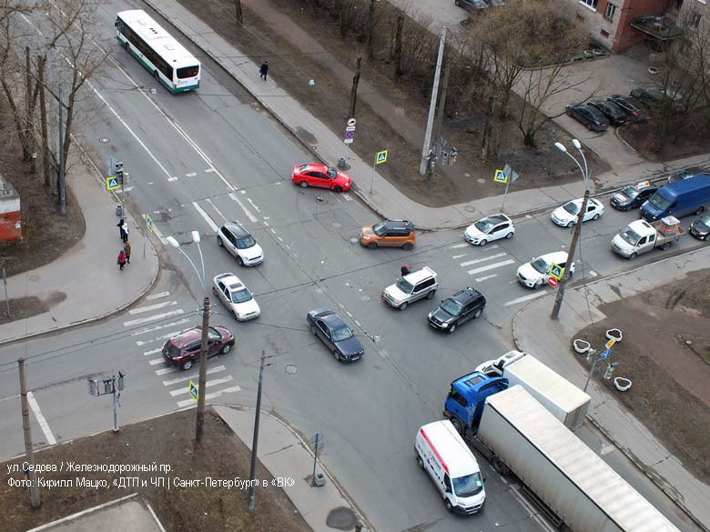 Перекресток проспектов. Перекресток на шоссе Энтузиастов. Алтуфьевское шоссе перекресток. Перекресток метро Алтуфьево. Проспект перекресток.