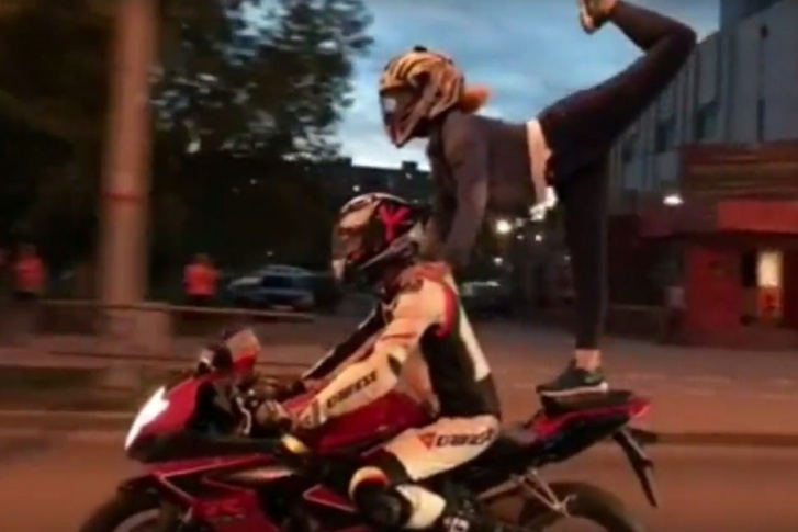 Трюк на мотоцикле был выполнен в центре Перми