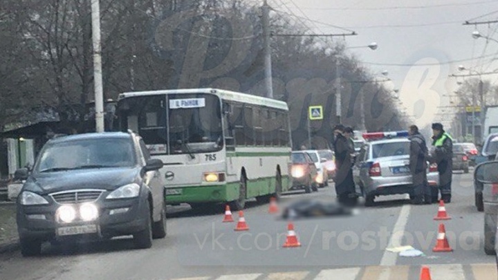 В Ростове на пешеходном переходе насмерть сбили пенсионерку