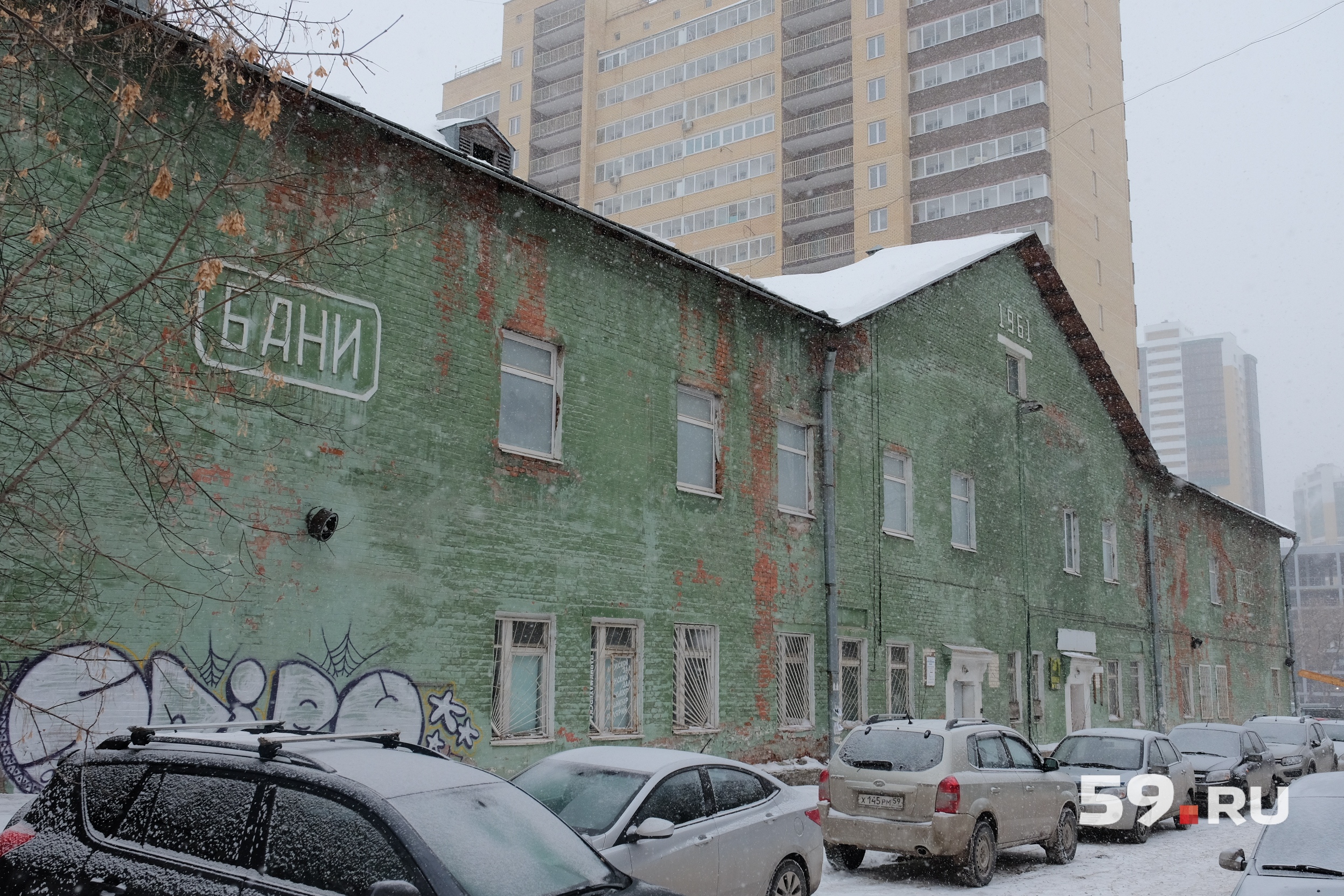 Горьковская баня сейчас не работает. По разным оценкам на восстановление ее полного функционирования может уйти от 50 до 100 миллионов рублей Горьковская баня сейчас не работает. По разным оценкам на восстановление ее полного функционирования может уйти от 50 до 100 миллионов рублей