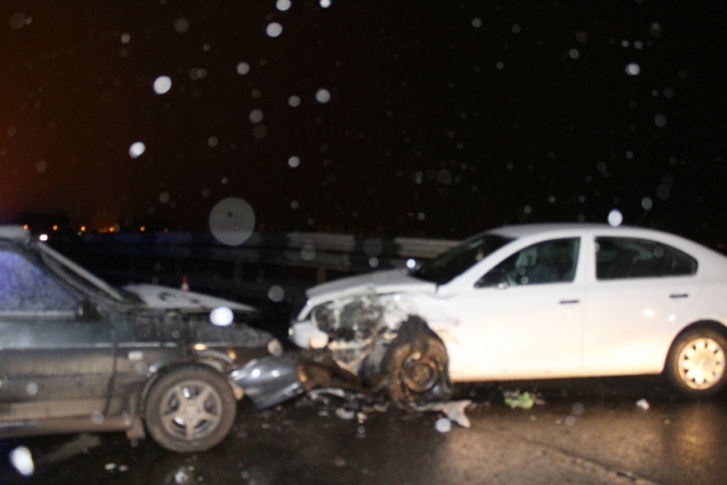 ДТП с участием четырёх автомобилей произошло воскресным вечером ДТП с участием четырёх автомобилей произошло воскресным вечером
