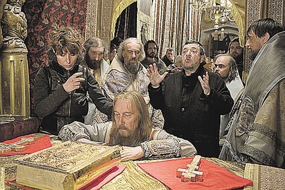 На съемках фильма "Царь": в центре - Олег Янковский, Павел Лунгин