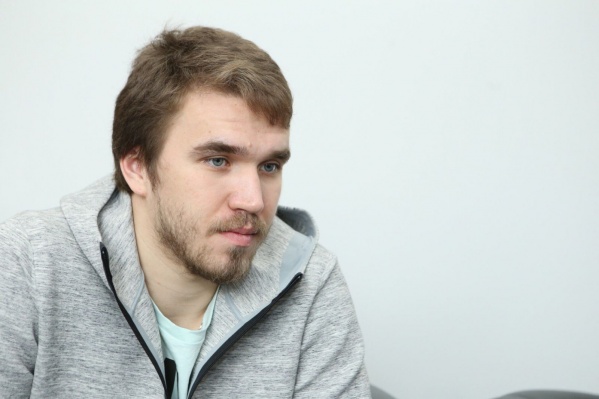 Никита Трямкин снова будет играть за "Автомобилист".
Никита Трямкин снова будет играть за "Автомобилист".