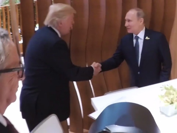 кадр из видео