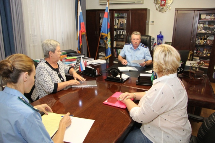 Дольщики на приеме у прокурора Тюменской области Владимира Владимирова Дольщики на приеме у прокурора Тюменской области Владимира Владимирова