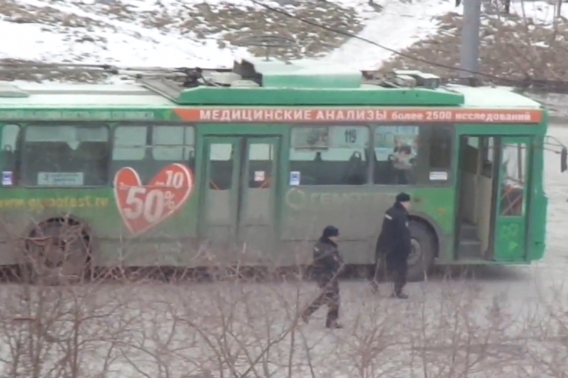 В бесхозном пакете оказалась бумага и кожурки от семечек В бесхозном пакете оказалась бумага и кожурки от семечек