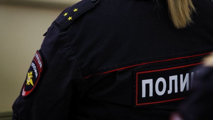 Экс-сотрудница полиции из Ростова пойдет под суд за вымогательство взятки у бизнесмена