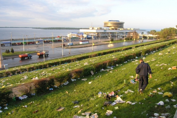 Волгоградцы считают, что уборка мусора в городе налажена не самым лучшим образом Волгоградцы считают, что уборка мусора в городе налажена не самым лучшим образом