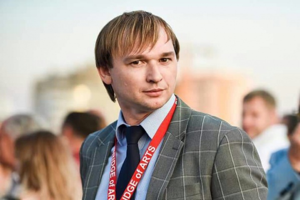 Александр Доманов работал начальником отдела управления музеями, библиотеками и культурно-досуговыми учреждениями в Ростове Александр Доманов работал начальником отдела управления музеями, библиотеками и культурно-досуговыми учреждениями в Ростове