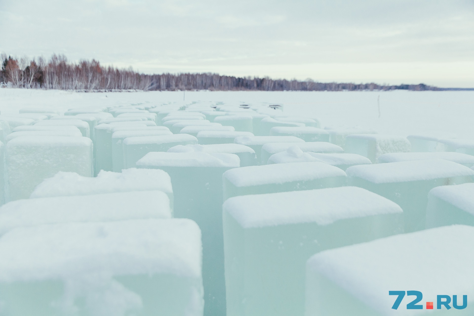 Чтобы возвести ледовый городок на Цветном бульваре, строителям понадобится примерно 150 тонн замерших блоков