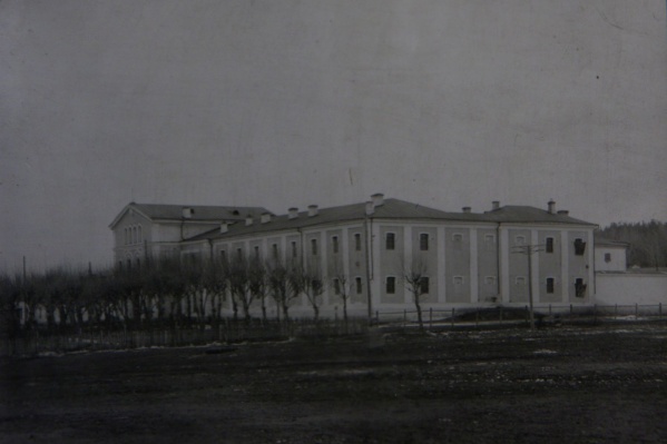Здание городской тюрьмы. Здание городской тюрьмы.
