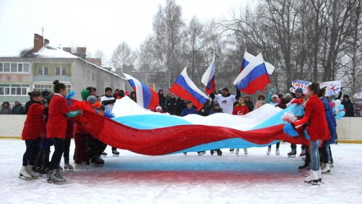 За благоустройство набережной жители Ярославской области проголосовали на хоккейном корте