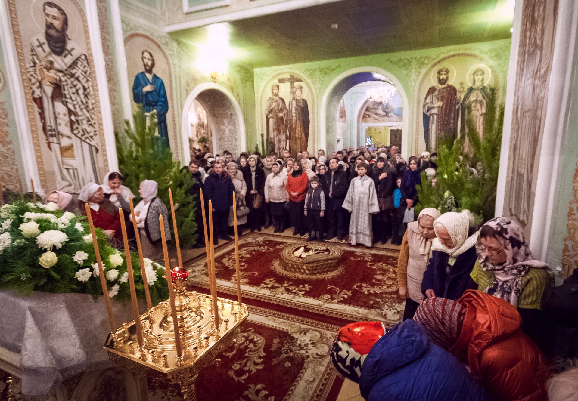 Праздничные службы прошли в 82 храмах, соборах и церквях области Праздничные службы прошли в 82 храмах, соборах и церквях области