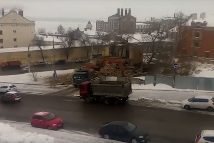 Специалистам нужно будет благоустроить территорию после демонтажа Специалистам нужно будет благоустроить территорию после демонтажа