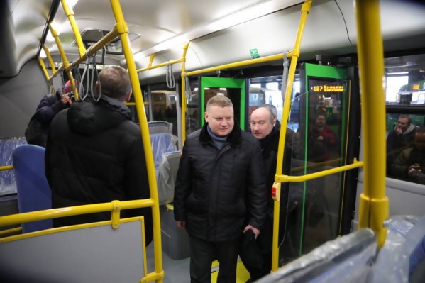 Автобусы уже протестировали, сейчас транспорт, отмытый и заправленный, ждет своего часа Автобусы уже протестировали, сейчас транспорт, отмытый и заправленный, ждет своего часа