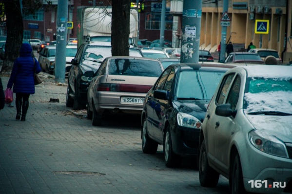 Ситуация с бесплатными парковками в центре города крайне напряженная Ситуация с бесплатными парковками в центре города крайне напряженная