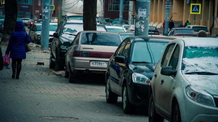Ростовчанин заплатил больше 13 тыс. рублей штрафа из-за невозможности припарковаться в центре города