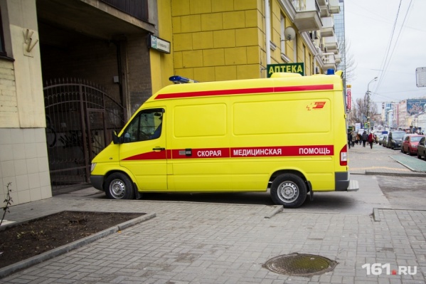 Пострадавших в аварии увезли в больницу Пострадавших в аварии увезли в больницу