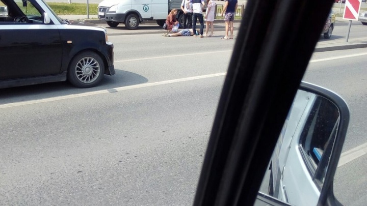 На Лесобазе водитель такси сбил пешехода
