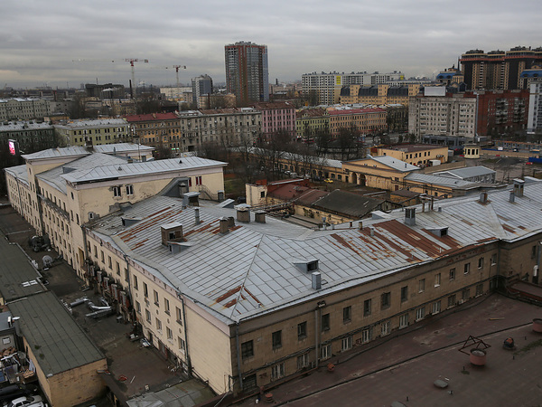 Территория завода "Петмол" на Московском проспекте//Светлана Холявчук/Интерпресс
