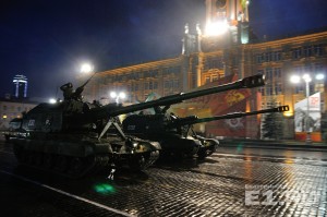 Первая ночная репетиция пройдёт в пятницу.
Первая ночная репетиция пройдёт в пятницу.