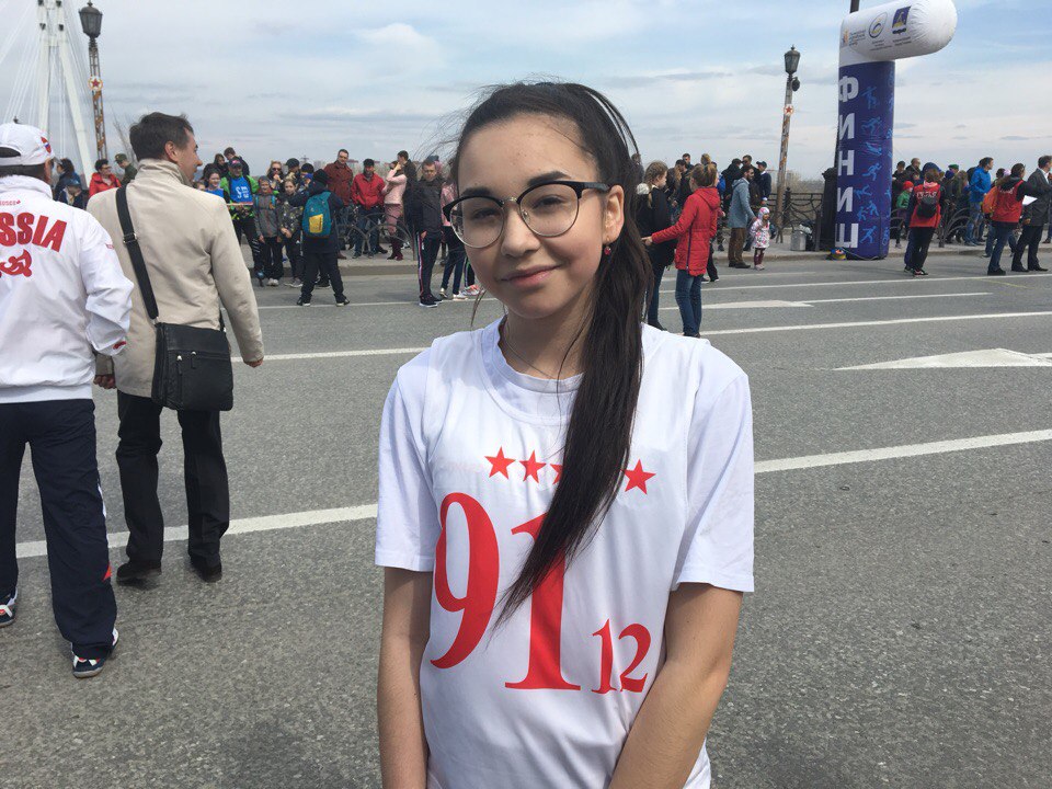 Алина участвует в эстафете, приуроченной ко Дню Победы, уже во второй раз. Дебют был в прошлом году Алина участвует в эстафете, приуроченной ко Дню Победы, уже во второй раз. Дебют был в прошлом году