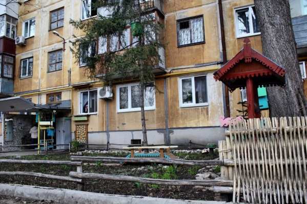 Горожане рассказали, что у них нет тротуаров, освещения и парковок Горожане рассказали, что у них нет тротуаров, освещения и парковок