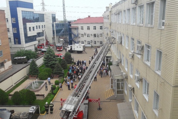 Людей эвакуировали из всех зданий гргаза Людей эвакуировали из всех зданий гргаза