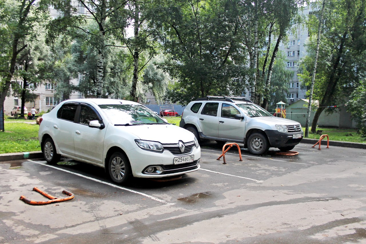 Ярославцам категорически не хватает мест для парковки у дома