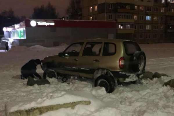 «Нива» присела плотно «Нива» присела плотно