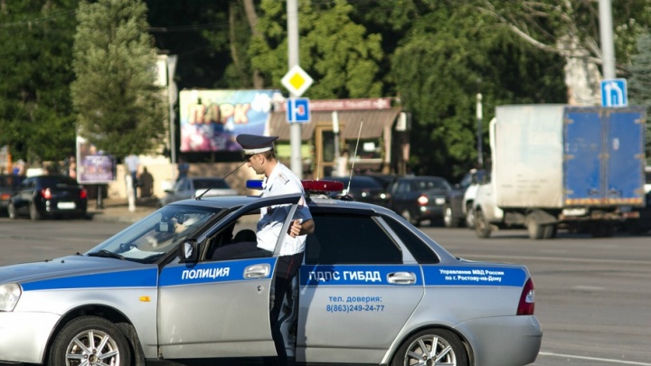 В центре Ростова автомобиль сбил женщину на пешеходном переходе