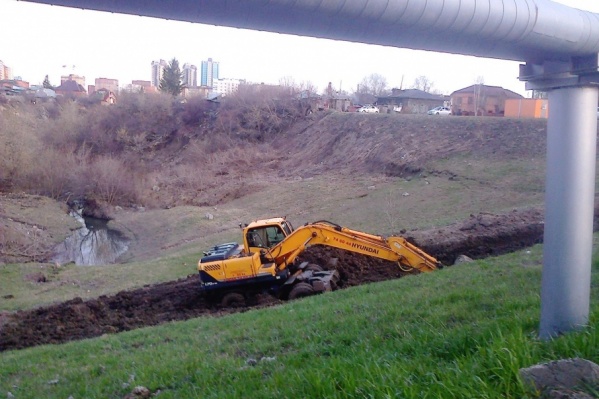 Защитники уникального природного ландшафта заметили работающий экскаватор вечером в воскресенье Защитники уникального природного ландшафта заметили работающий экскаватор вечером в воскресенье