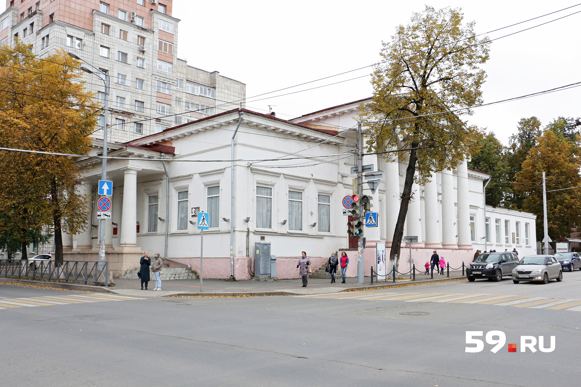 В 1902 году здание посещал Антон Чехов В 1902 году здание посещал Антон Чехов