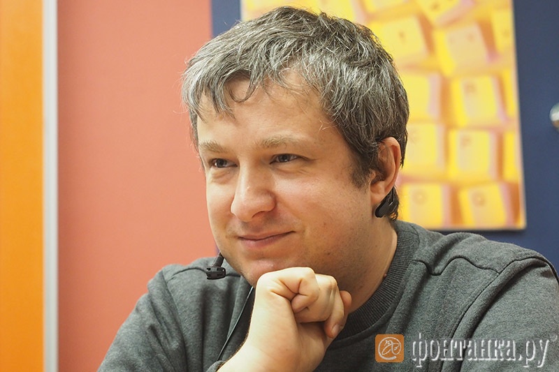 Антон Долин