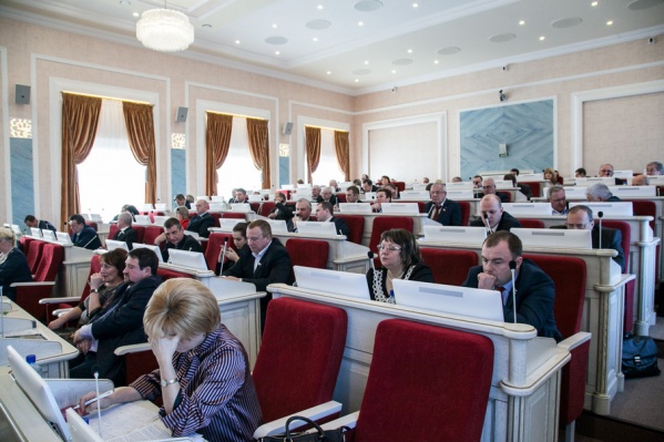 В облсобрании не поддержали инициативу депутата Юрия Шарова В облсобрании не поддержали инициативу депутата Юрия Шарова