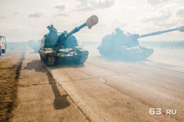 В составе колонны пройдут 44 образца вооружения и военной техники В составе колонны пройдут 44 образца вооружения и военной техники