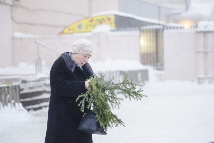 Есть люди, у которых аффилиативная потребность, то есть необходимость общения — не так развита, и им вполне комфортно наедине с собой. Для них Новый Год не будет потрясением. Те же, кому не уютно в своём одиночестве, испытывают сейчас ещё более острую потребность во внимании Есть люди, у которых аффилиативная потребность, то есть необходимость общения — не так развита, и им вполне комфортно наедине с собой. Для них Новый Год не будет потрясением. Те же, кому не уютно в своём одиночестве, испытывают сейчас ещё более острую потребность во внимании