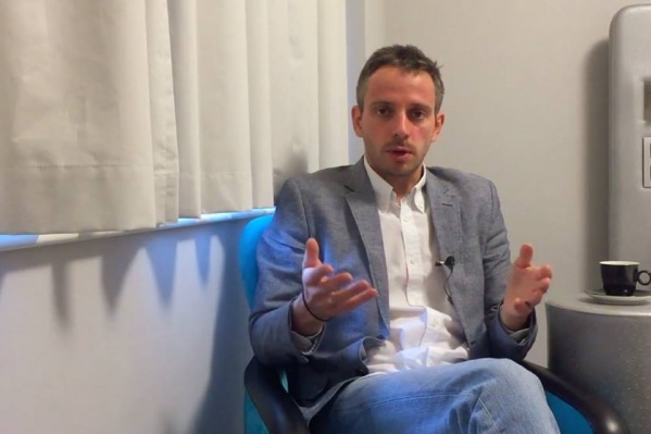 Дмитрий Колезев считает, что Екатеринбургу нужен руководитель, который возьмёт ответственность за город. Дмитрий Колезев считает, что Екатеринбургу нужен руководитель, который возьмёт ответственность за город.