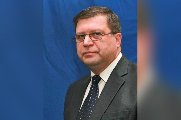 Часть денег профессор просил переводить ему на карту Часть денег профессор просил переводить ему на карту