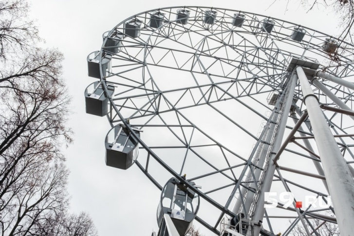 Новое колесо обозрения работает в Перми с 2013 года