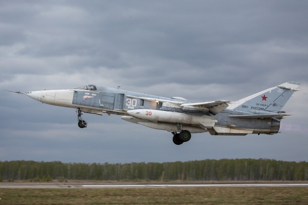 Авиашоу начнётся в 12 часов Авиашоу начнётся в 12 часов