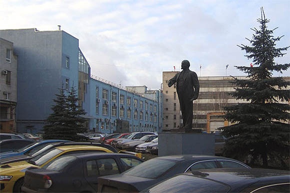 Памятник Ленину на территории "Петрозавода"